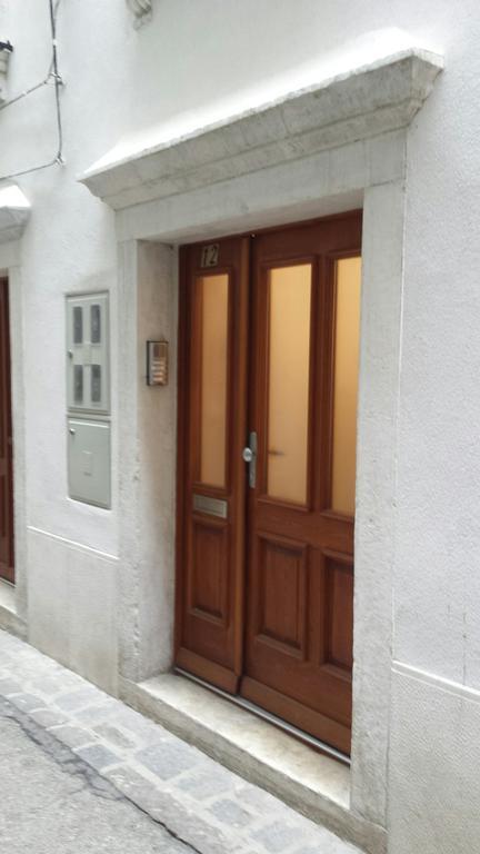 Apartment Via Liberta ไพราน ภายนอก รูปภาพ